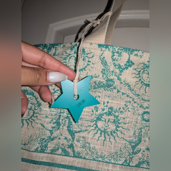 NEW CHRISTIAN DIOR CANVAS DIORIVIERA TOILE DE JOUY 2024 TOTE WITH CHARM - Picture 6 of 8
